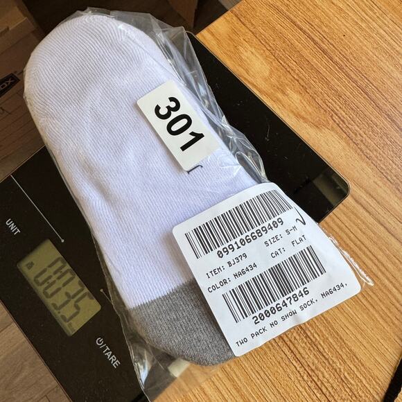 J.Crew No Show Loafer Foot Sock Mens S-M White Stretchy Two-Pair Thin Grip Pad - Picture 4 of 4